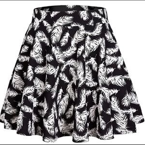 Flirty, cute pull on skirt!